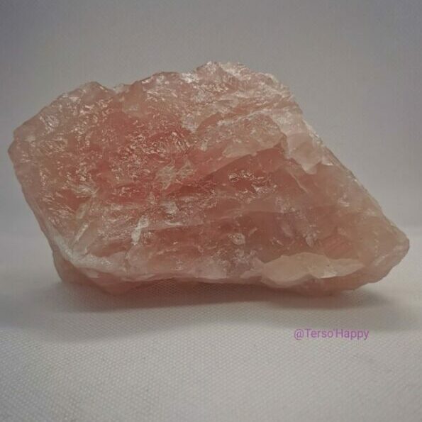 Pierre brute de quartz rose