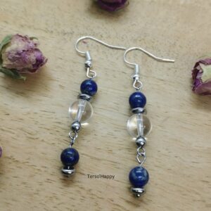 Boucles d'oreilles en pierres naturelles de Lapis-lazuli et de Cristal de roche. Perles et tiges en acier inoxydable.