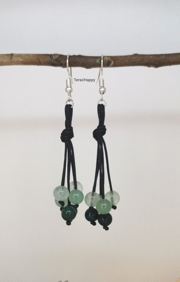 Boucles d'oreilles vert dégradé avec perles naturelles de Jaspe héliotrope, de Fluorite et d'Aventurine.