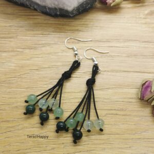 Boucles d'oreilles vert dégradé avec perles naturelles de Jaspe héliotrope, de Fluorite et d'Aventurine.