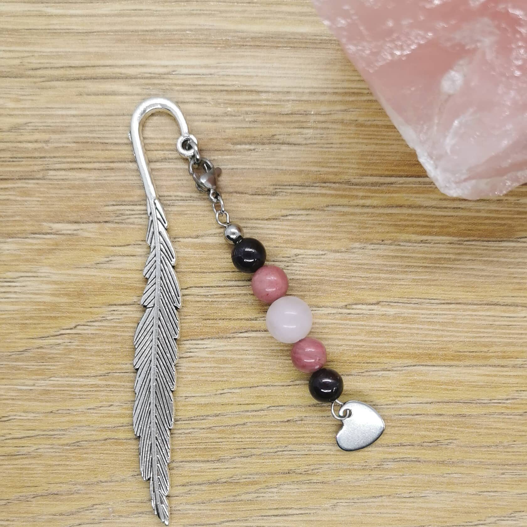 Marque-page personnalisé en pierres naturelles de rhodonite, grenat et quartz rose