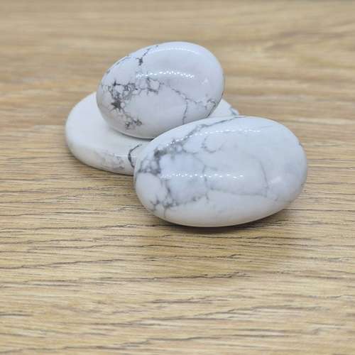 Howlite pierre blanche nervures grises Howlite pierre anti stress blanche nervures grises