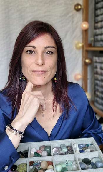 photo de Marie SOTTER, Thérapeute holistique. Psychopraticienne en thérapie brève et lithothérapeute.