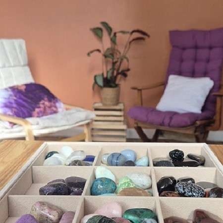 cabinet Terso'Happy séance lithothérapie cabinet Terso'Happy séance lithothérapie. Pierres naturelles et fauteuils